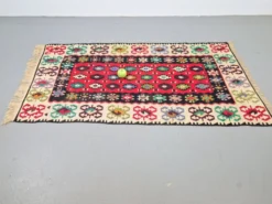 Tapis mural boho vintage Kelim, années 1950