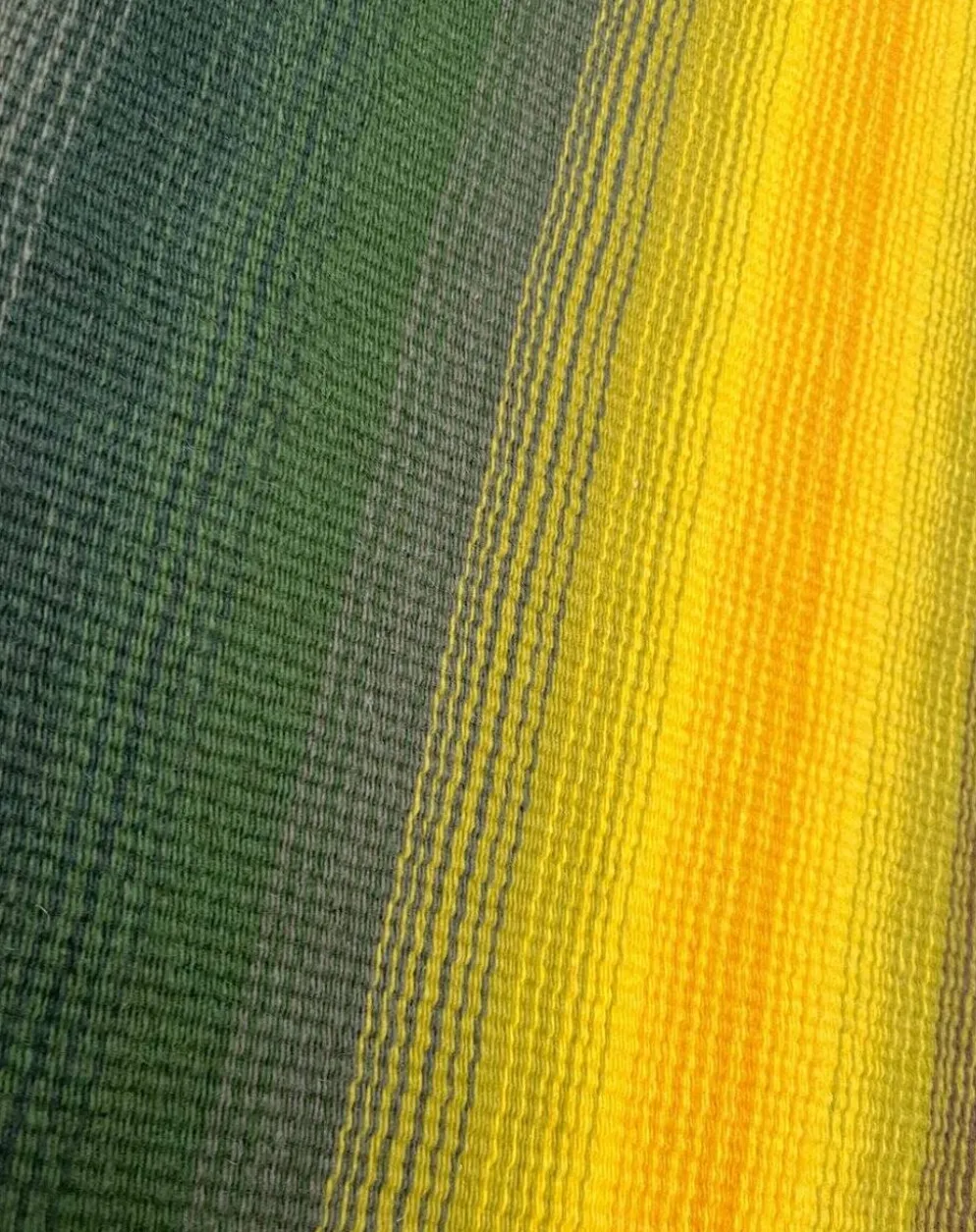 Tapis mural en laine moderne du milieu du siècle avec design aux couleurs Rentukka par Ulpu Räty, Tampere, Finlande, années 1960