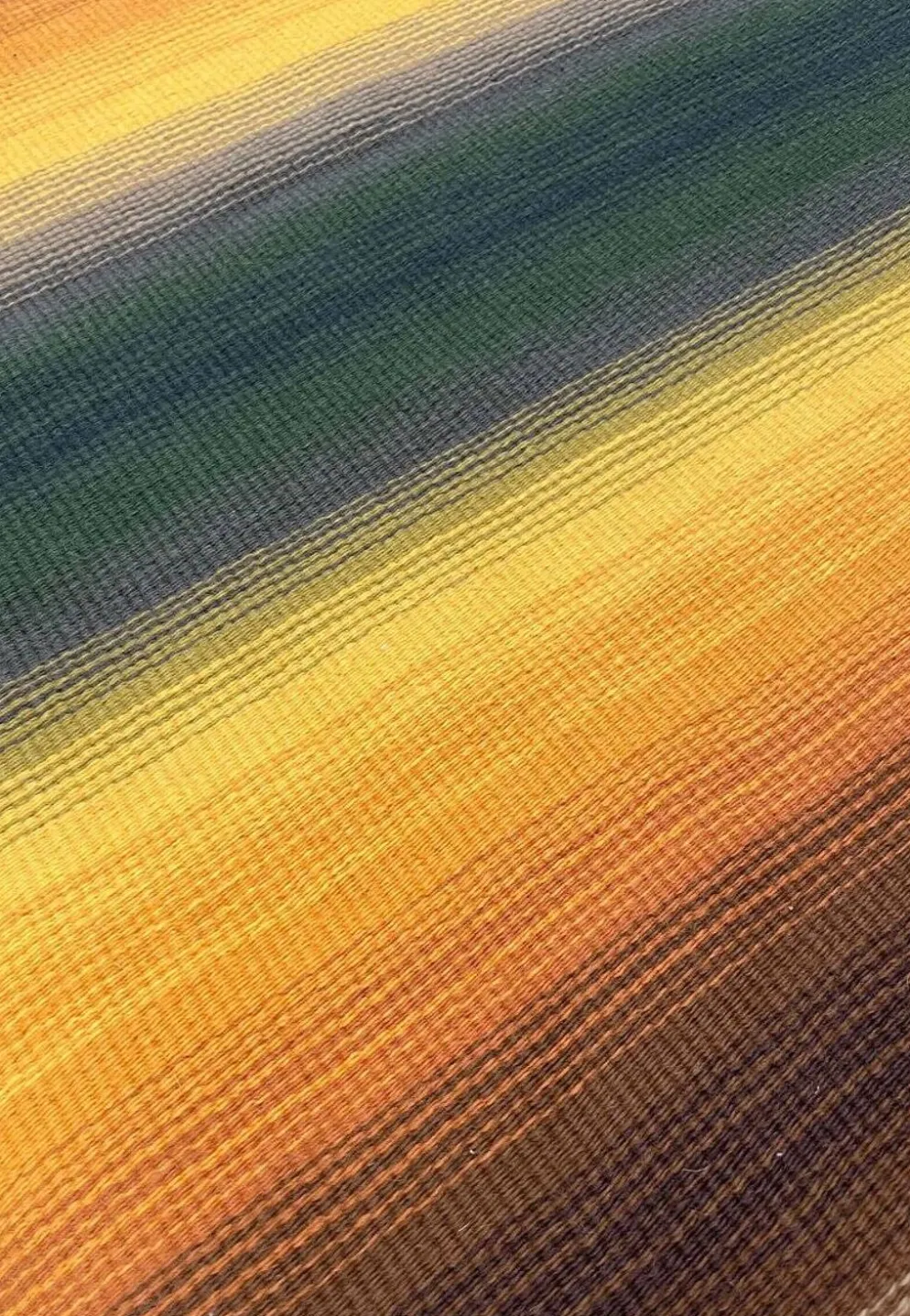 Tapis mural en laine moderne du milieu du siècle avec design aux couleurs Rentukka par Ulpu Räty, Tampere, Finlande, années 1960
