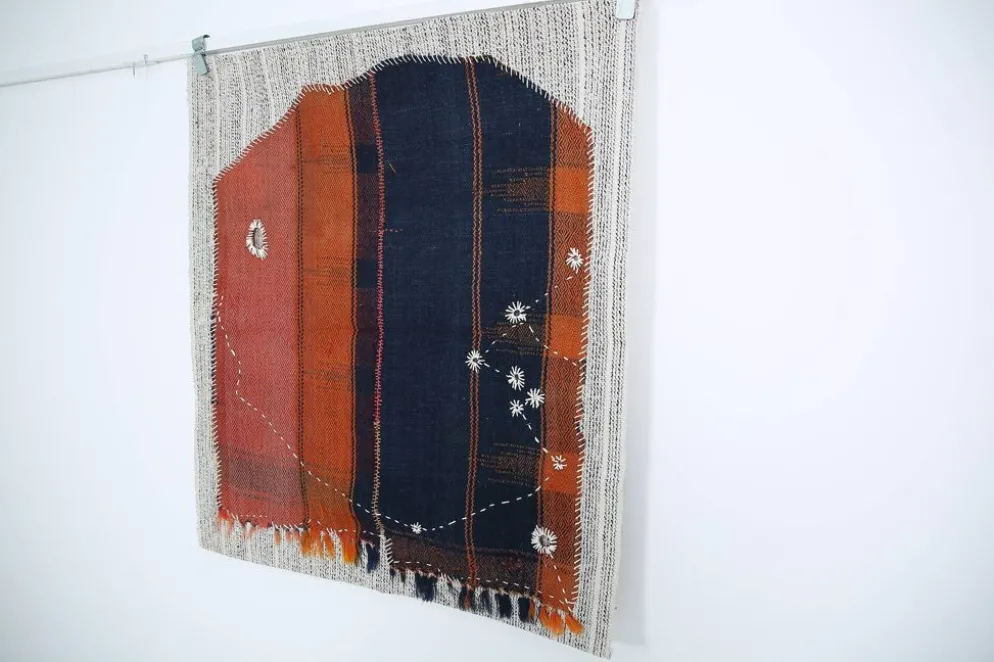 Tapis mural vintage bleu nuit et brique, 106x117 cm