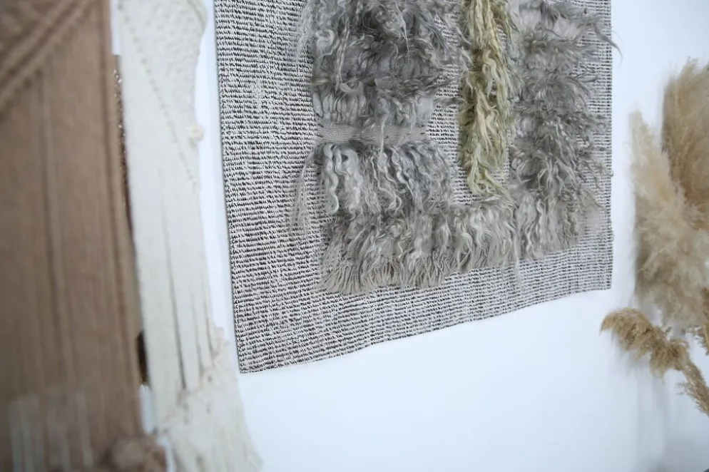 Tapis Mural Vintage Texturé en Laine Naturelle – Tons Gris & Crème, 90x98