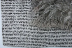 Tapis Mural Vintage Texturé en Laine Naturelle – Tons Gris & Crème, 90x98