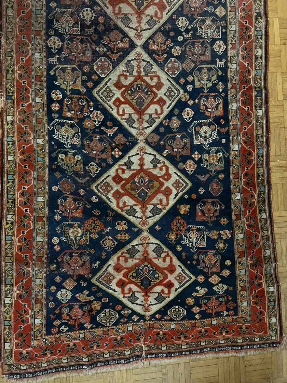 Tapis nomade persan Qashqai ancien fait main – fond bleu 94x112cm