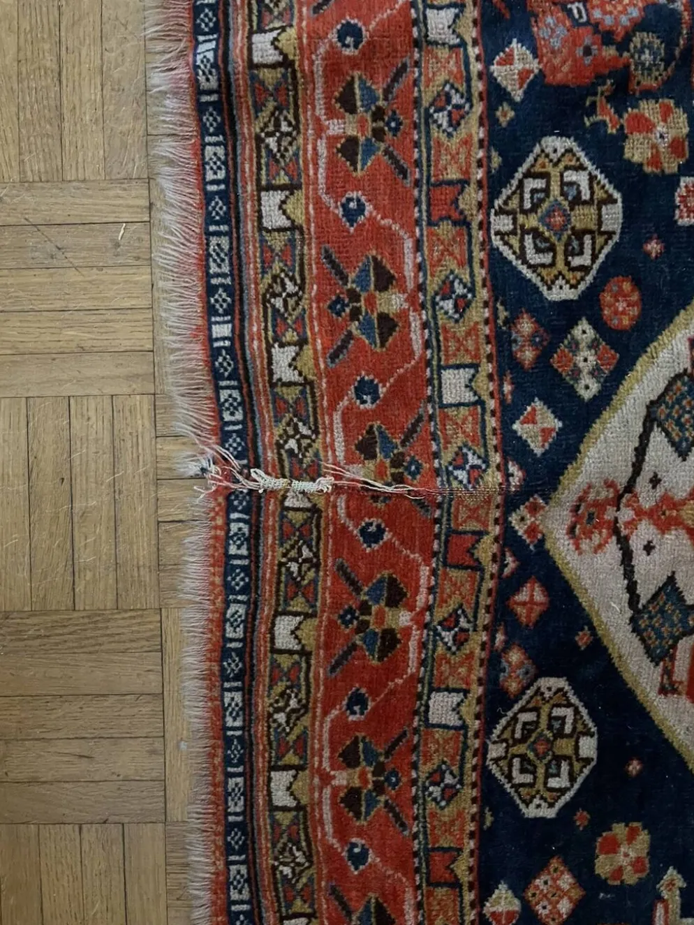 Tapis nomade persan Qashqai ancien fait main – fond bleu 94x112cm