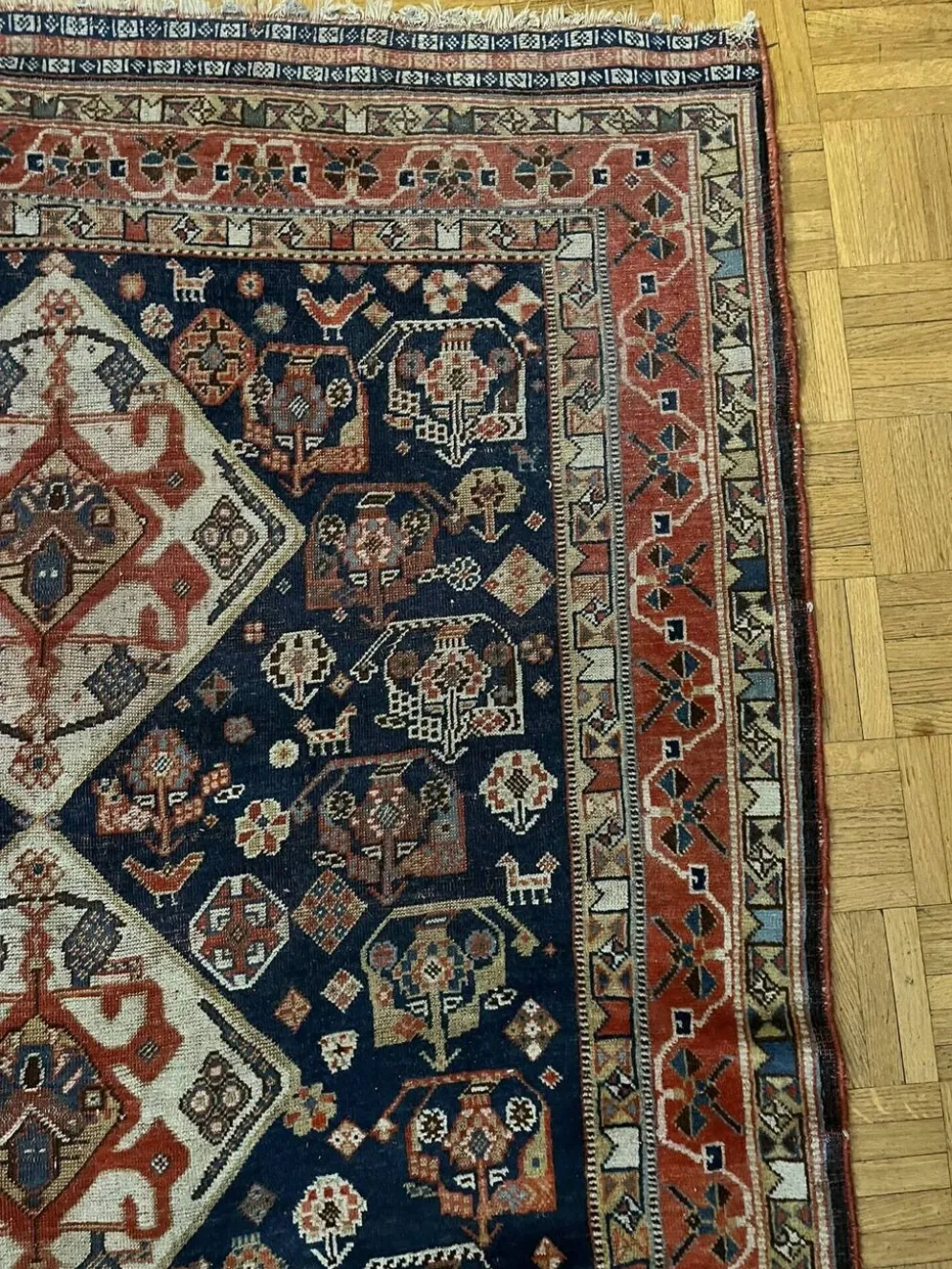 Tapis nomade persan Qashqai ancien fait main – fond bleu 94x112cm
