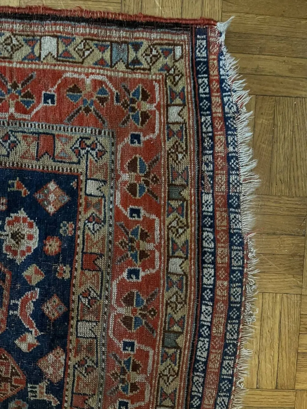 Tapis nomade persan Qashqai ancien fait main – fond bleu 94x112cm