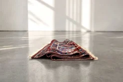 Tapis oriental afghan vintage tissé à la main rouge, années 1970