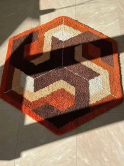 Tapis ou moquette hexagonale rare du milieu du siècle, Danemark, années 1960.