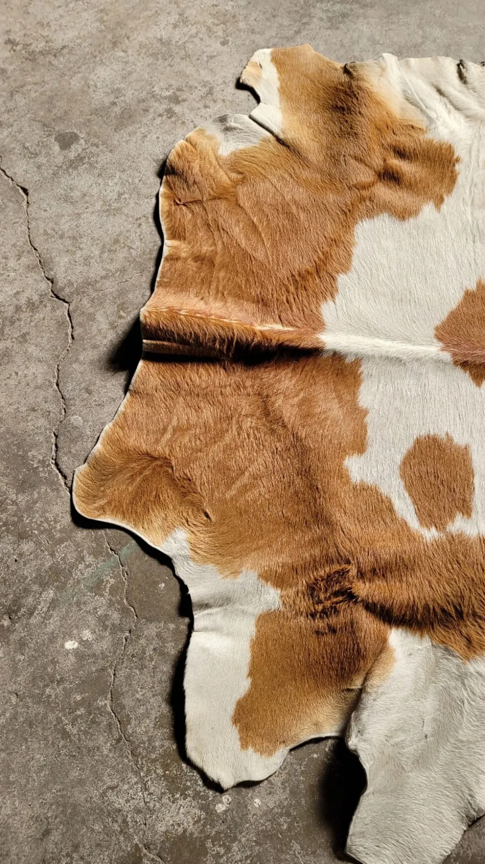 Tapis peau de vache vintage 1970