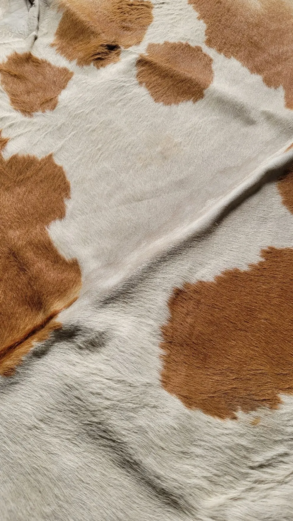 Tapis peau de vache vintage 1970