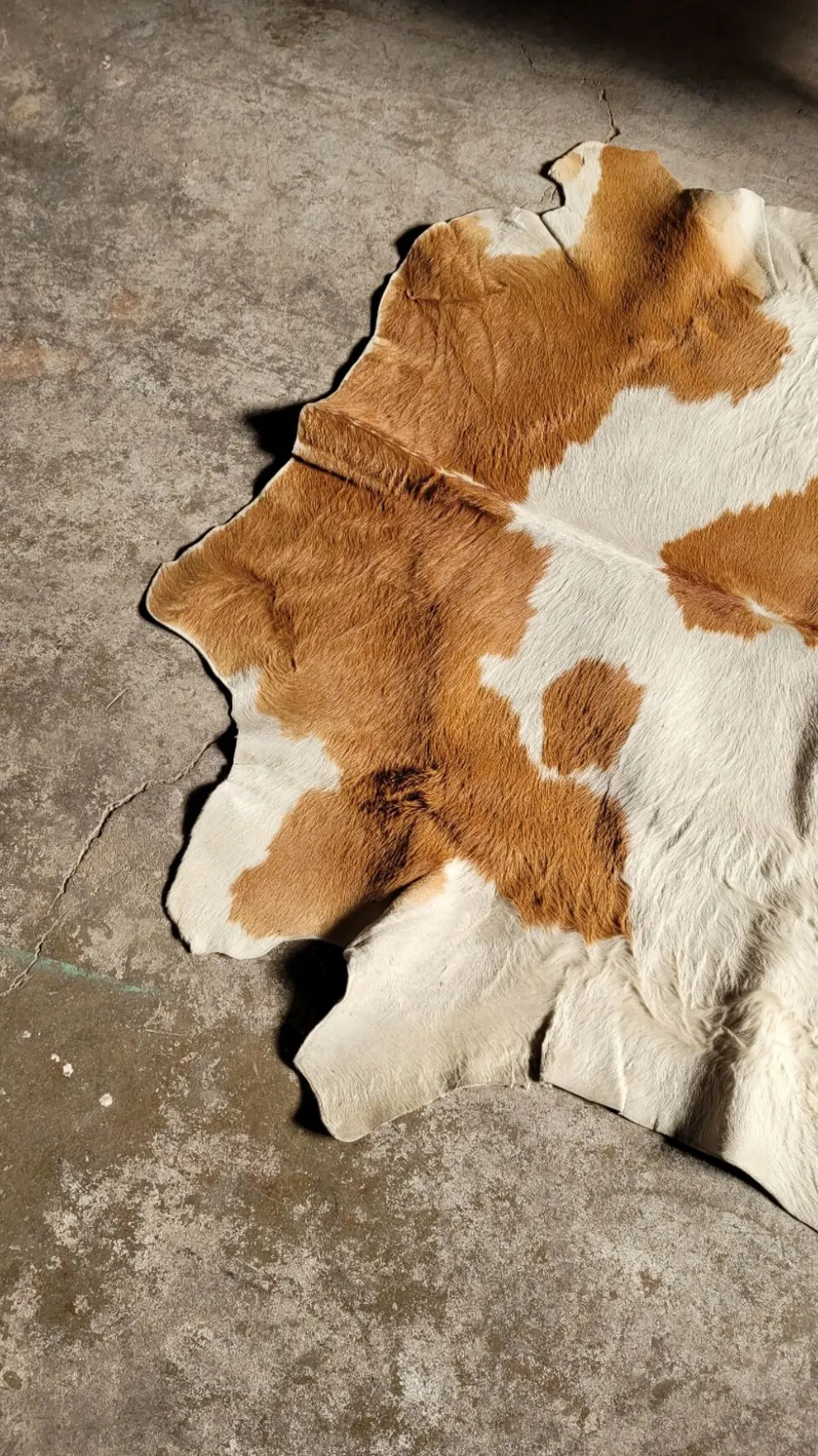 Tapis peau de vache vintage 1970