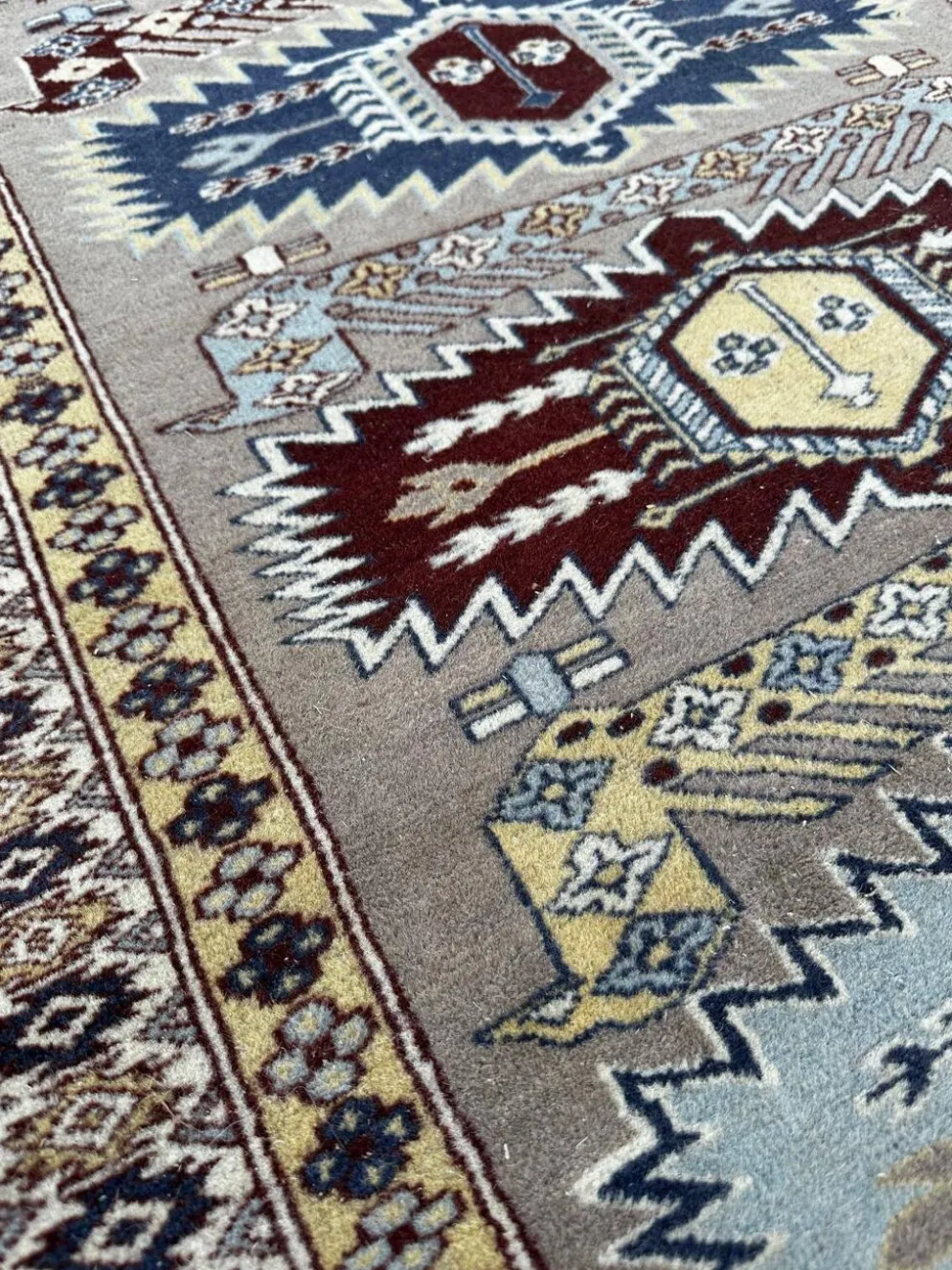 Tapis persan fait main 160cm x 90cm