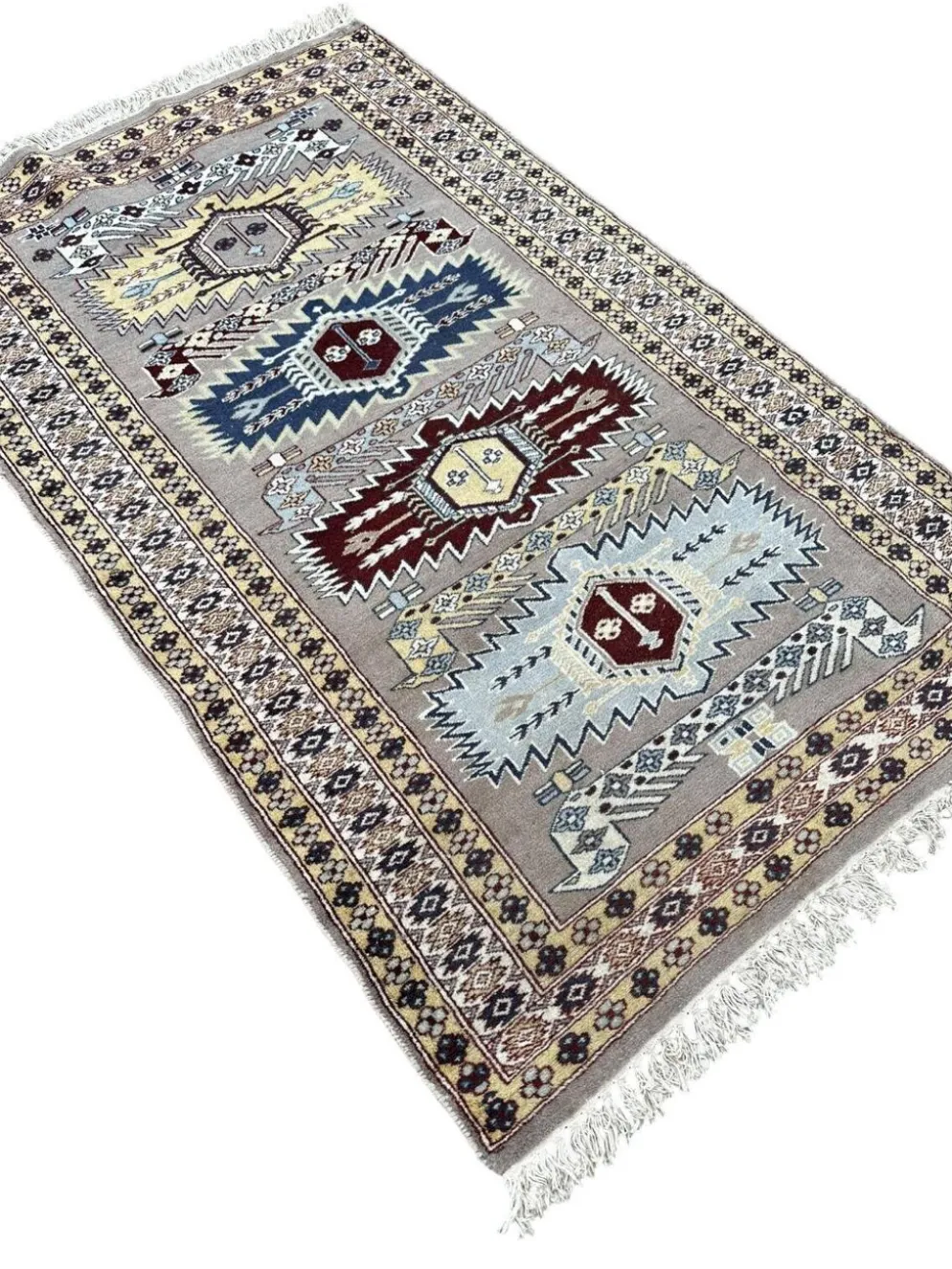 Tapis persan fait main 160cm x 90cm