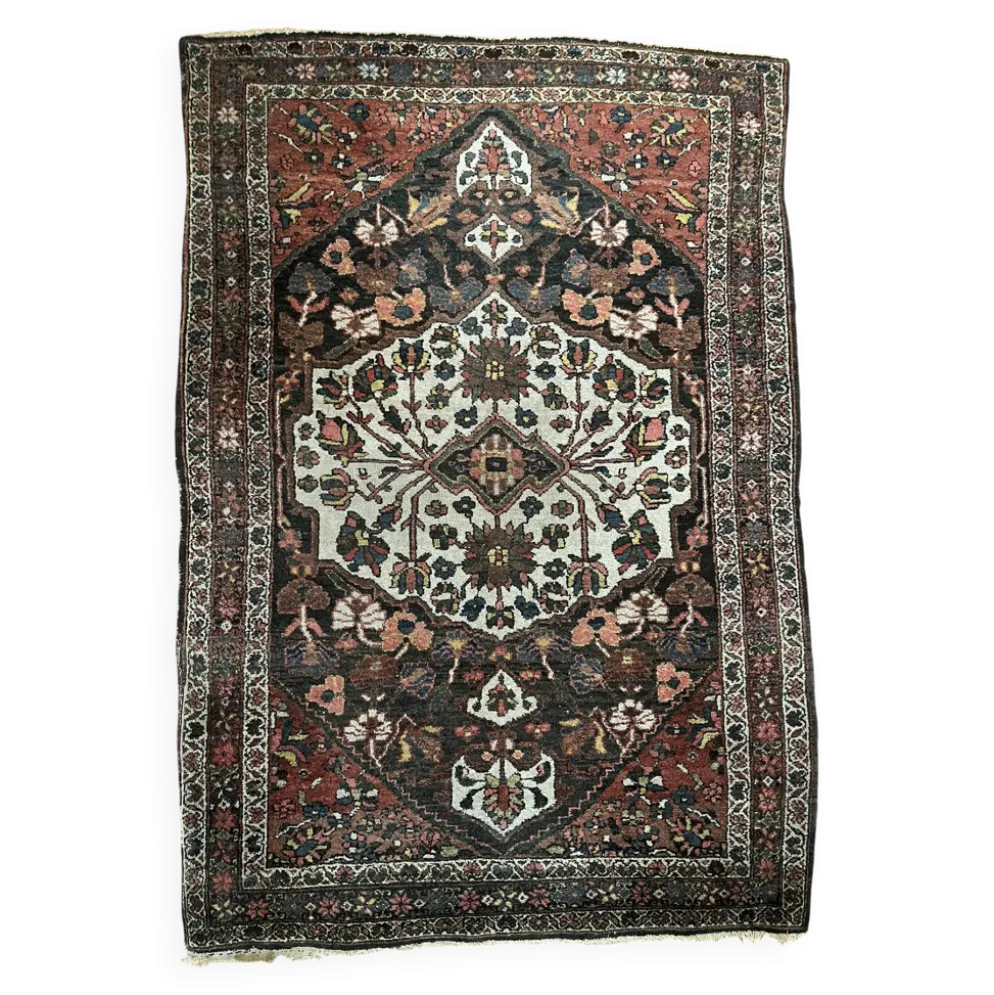 Tapis persan Hamadan ancien fait main, médaillon ivoire fond sombre 148x103
