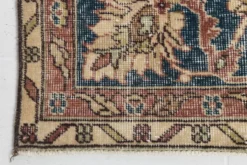 Tapis persan vintage décoratif pastel aux tons terracotta, 238x357 cm