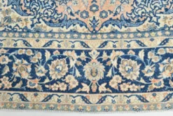 Tapis persan vintage tissé main, motif floral, laine beige et bleu, 301x414 cm
