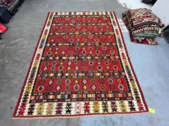 Tapis plat tissé à la main en kilim pirot turc antique à rayures rouges