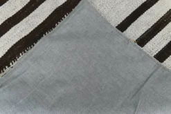 Tapis Rayé Noir et Blanc, Tissé à la Main, Style Moderne et Minimaliste, 131x203