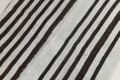 Tapis Rayé Noir et Blanc, Tissé à la Main, Style Moderne et Minimaliste, 131x203