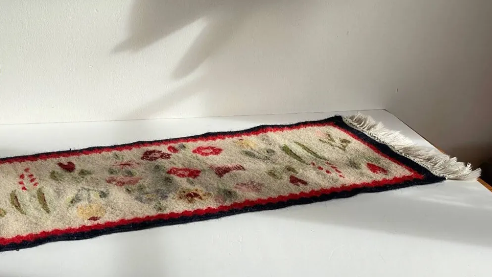 Tapis Rollakan décor de tulipes vintage