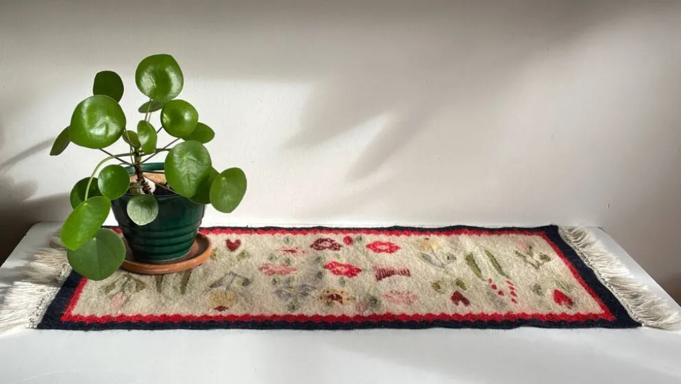 Tapis Rollakan décor de tulipes vintage
