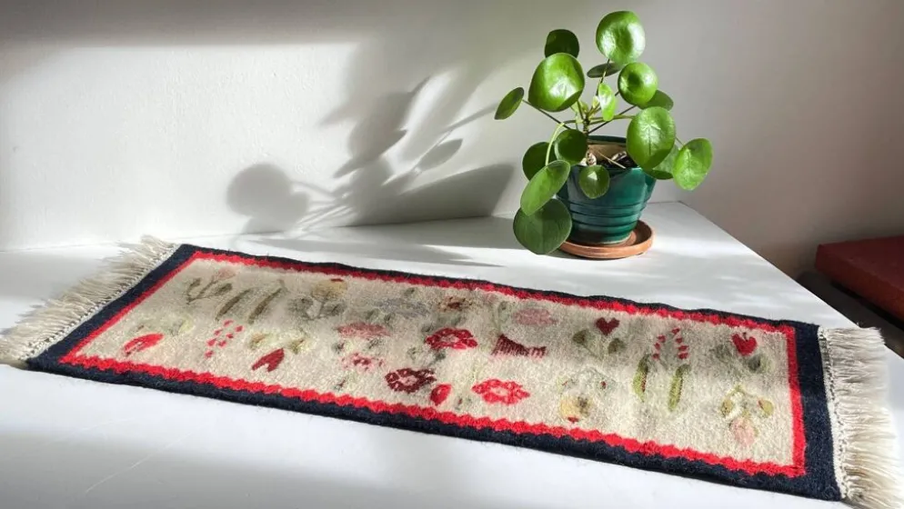 Tapis Rollakan décor de tulipes vintage