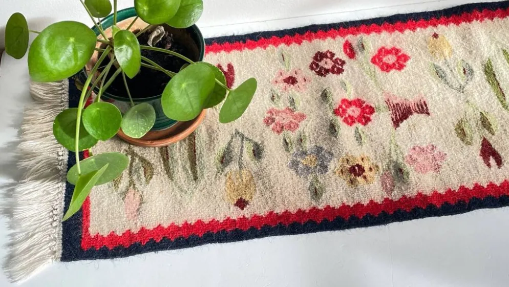Tapis Rollakan décor de tulipes vintage