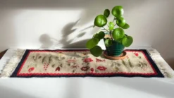 Tapis Rollakan décor de tulipes vintage