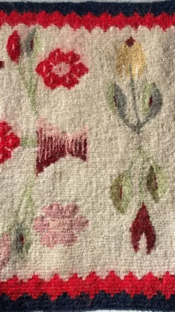 Tapis Rollakan décor de tulipes vintage