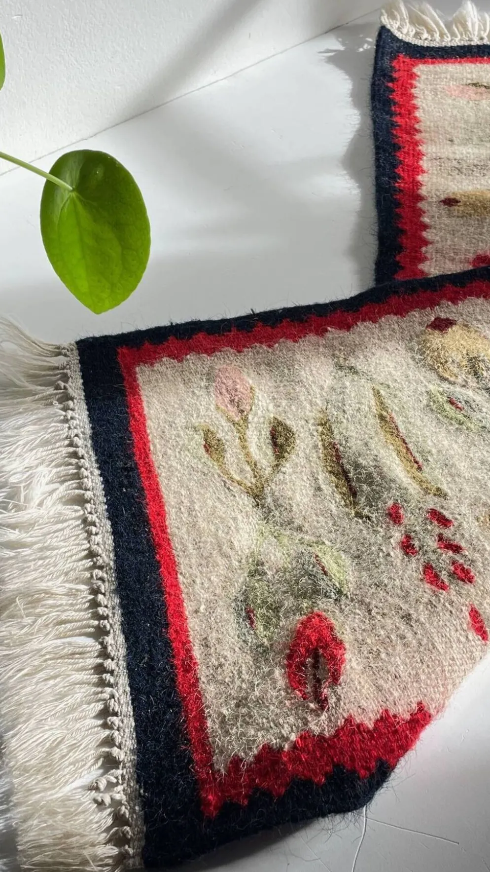 Tapis Rollakan décor de tulipes vintage