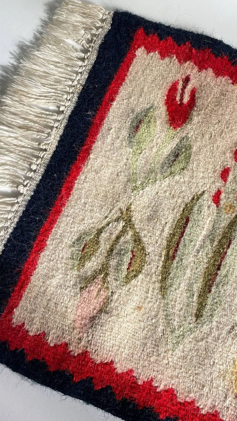 Tapis Rollakan décor de tulipes vintage