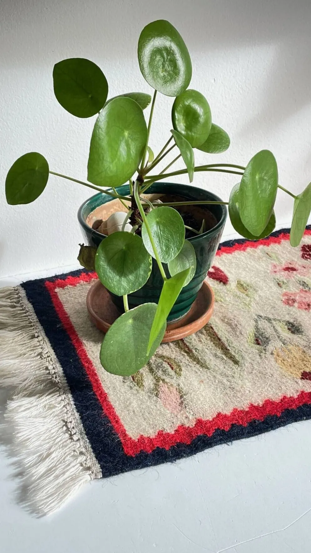 Tapis Rollakan décor de tulipes vintage