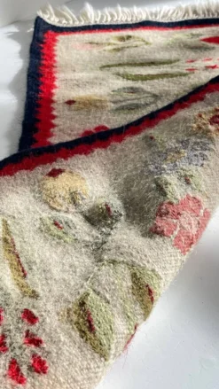 Tapis Rollakan décor de tulipes vintage