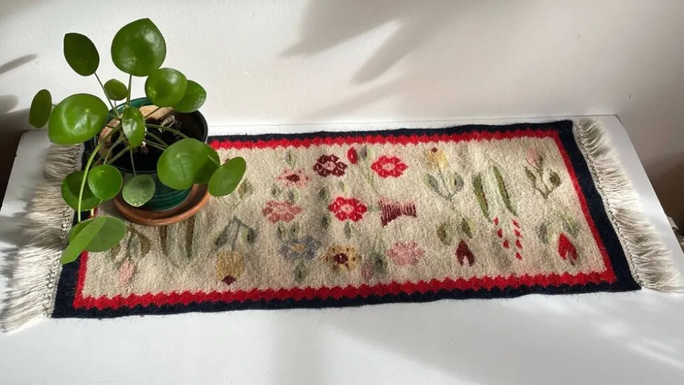 Tapis Rollakan décor de tulipes vintage