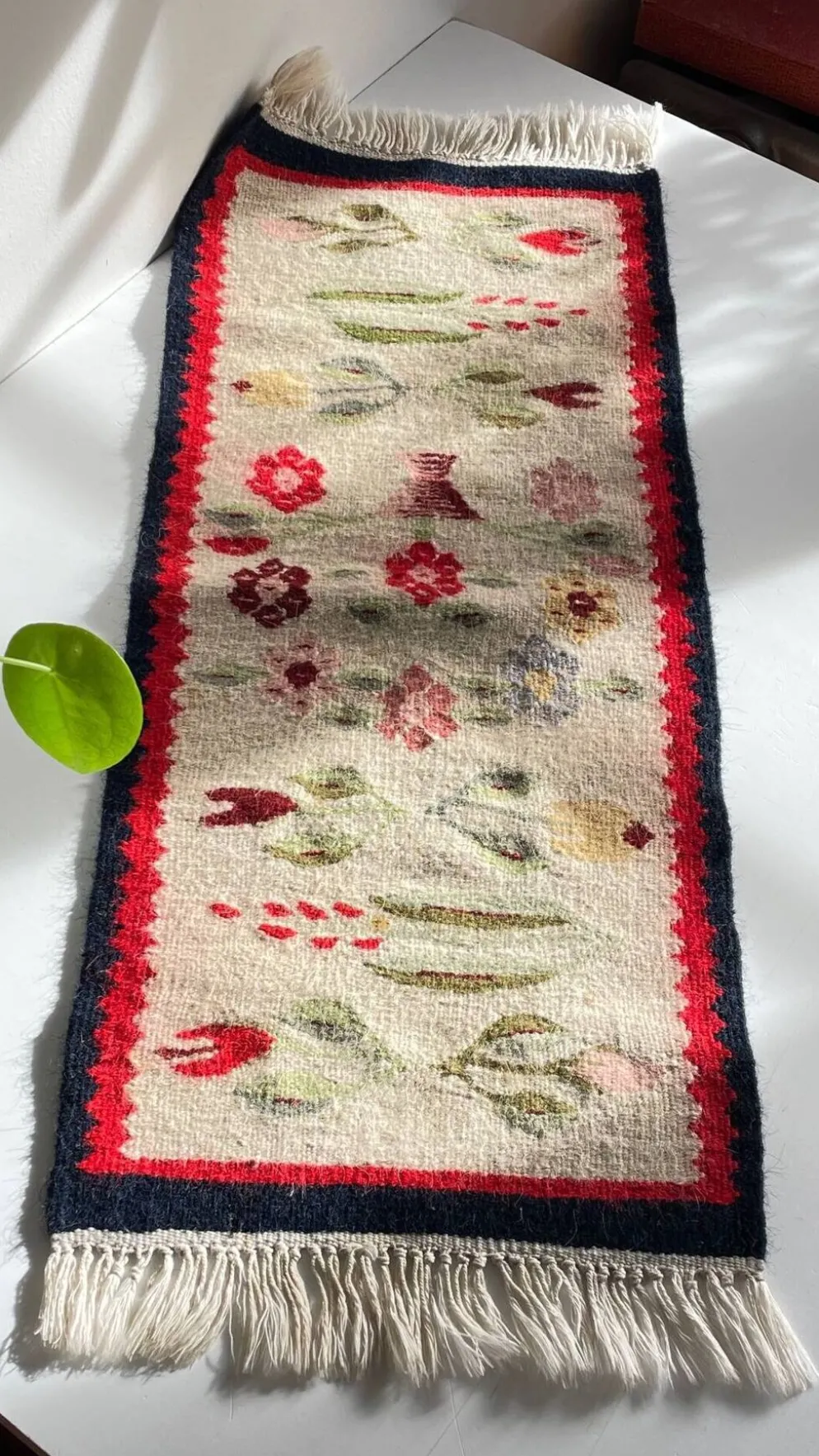 Tapis Rollakan décor de tulipes vintage