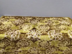 Tapis rya en laine suédoise. Estimé des années 1970-80.