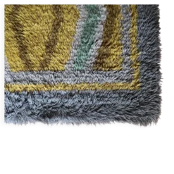 Tapis Rya à poils longs, jaune, aquamarine et gris, style mid-century modern, Suède, années 1960.