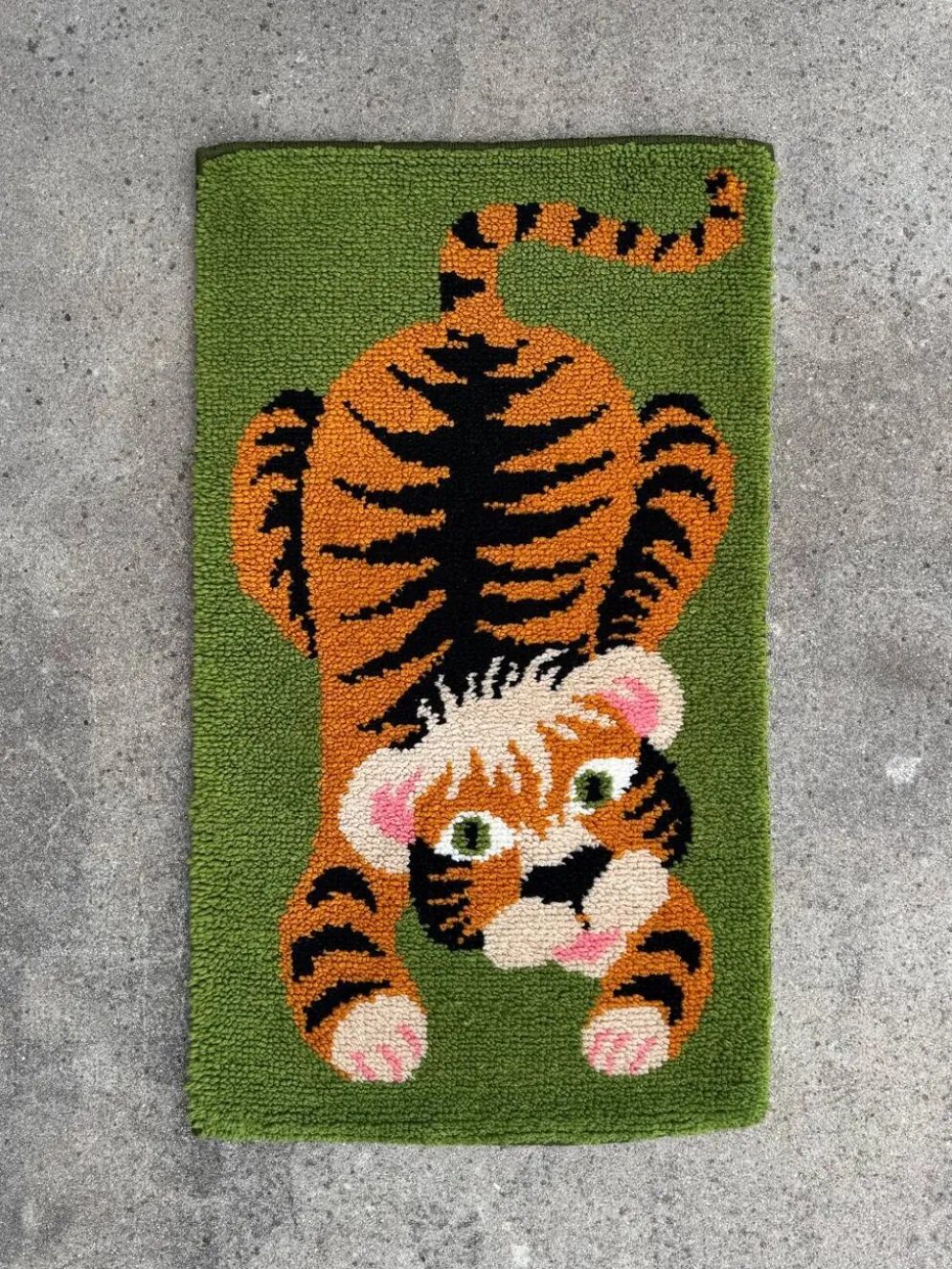 Tapis Rya scandinave tigre laine années 70