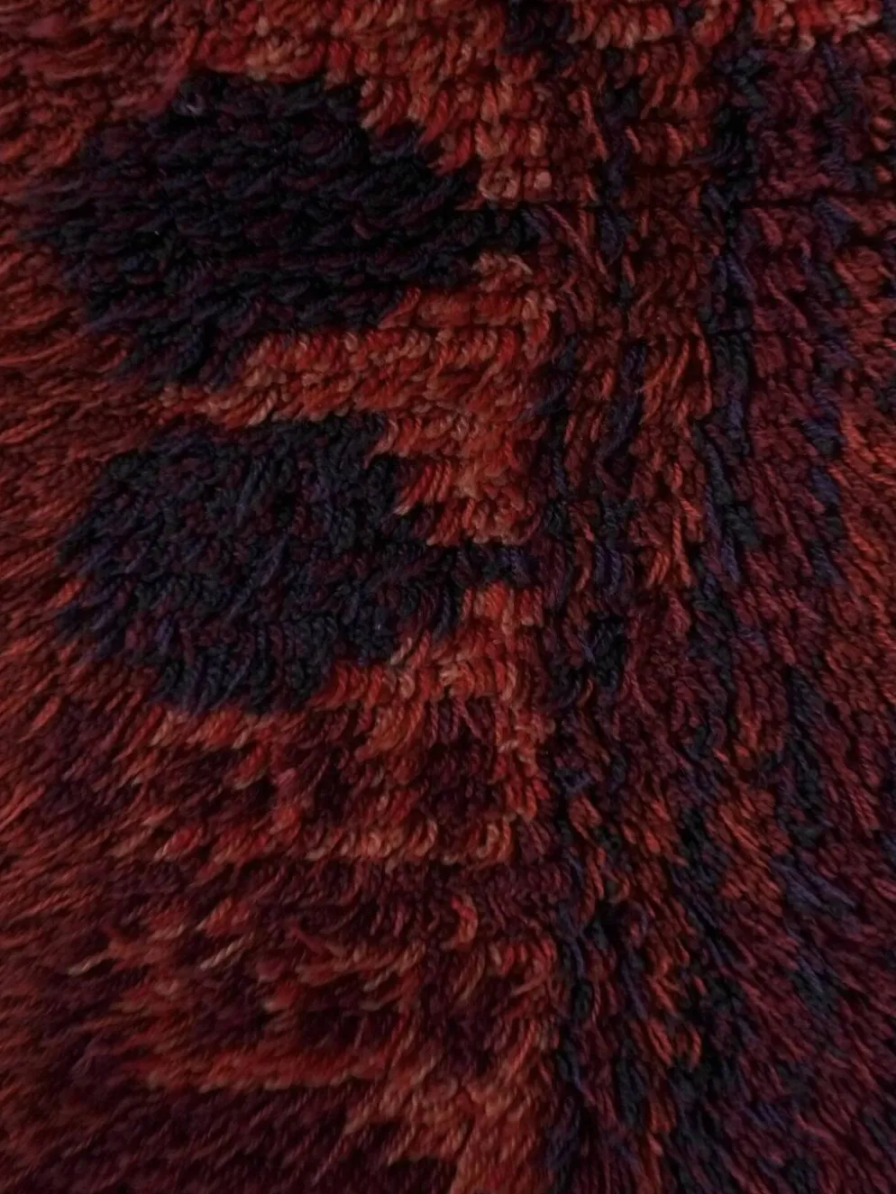 Tapis rya vintage suédois en laine rouge | Années 1960