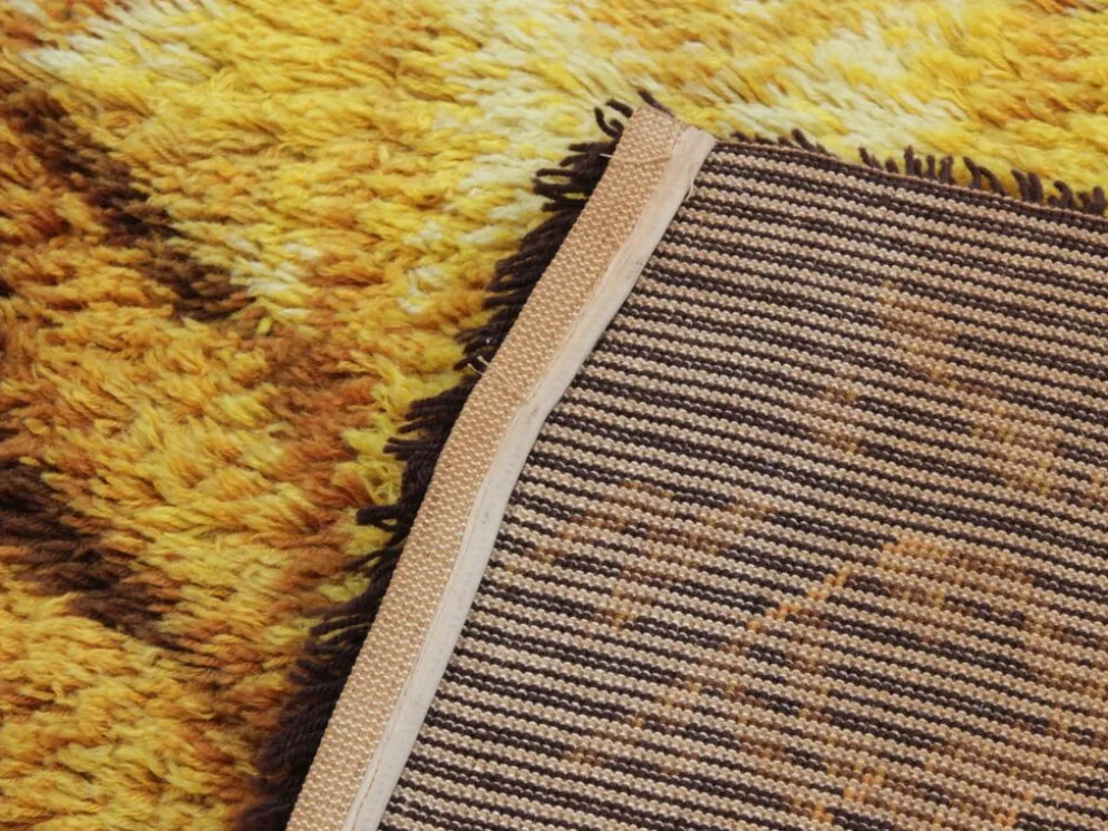 Tapis scandinave Rya en laine vierge à motifs orangés et marons