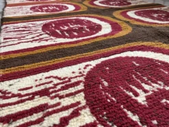 Tapis scandinave végétalien dans le style EGE RYA, autour des années 1970.