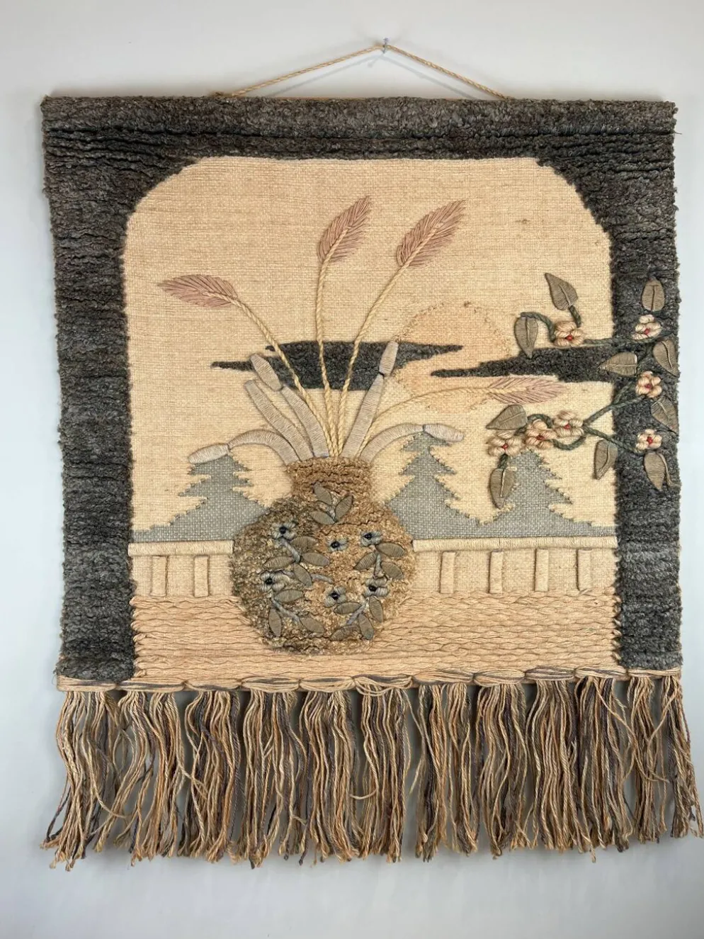 Tapisserie artisanale – Composition florale bohème