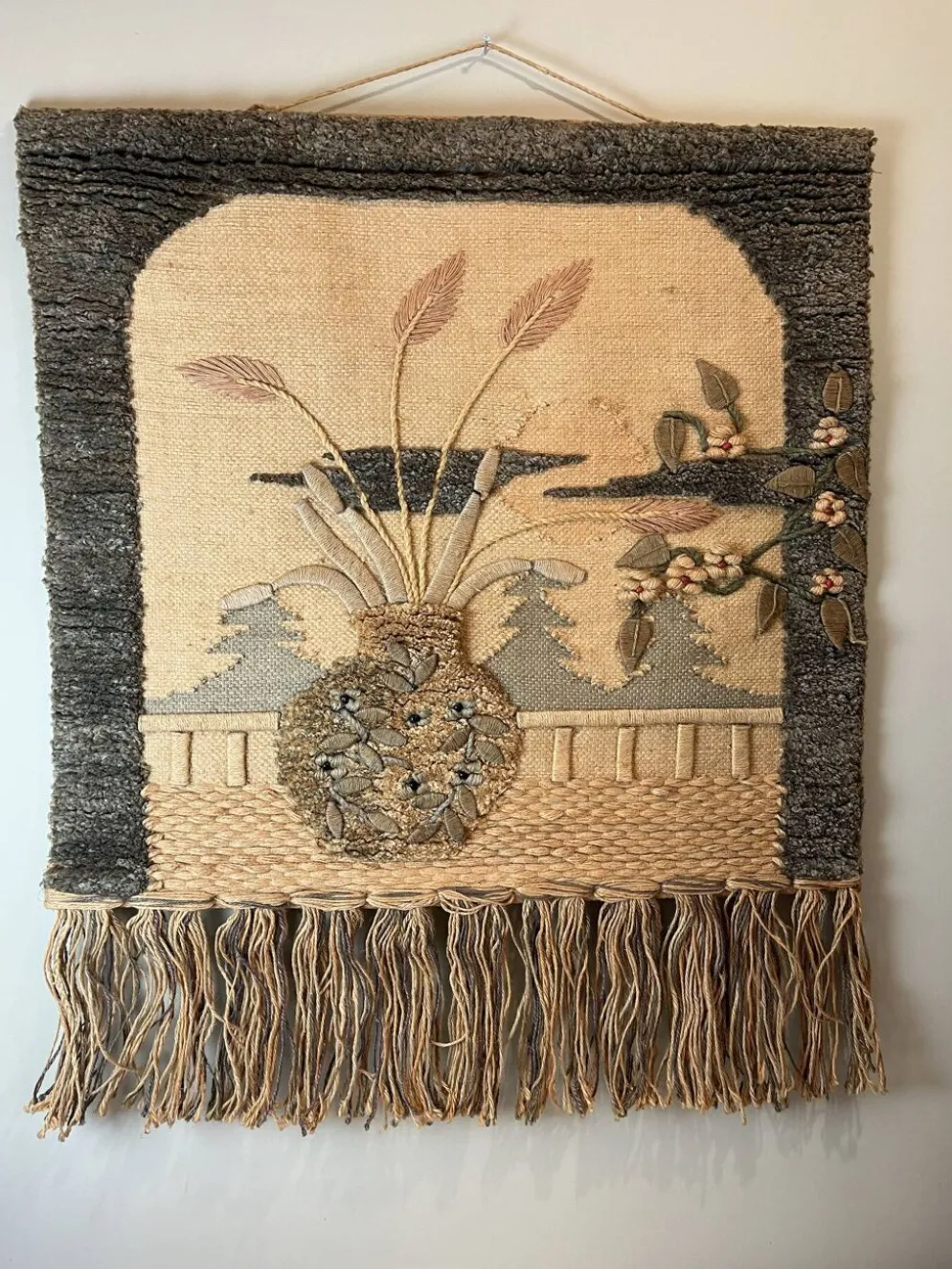 Tapisserie artisanale – Composition florale bohème