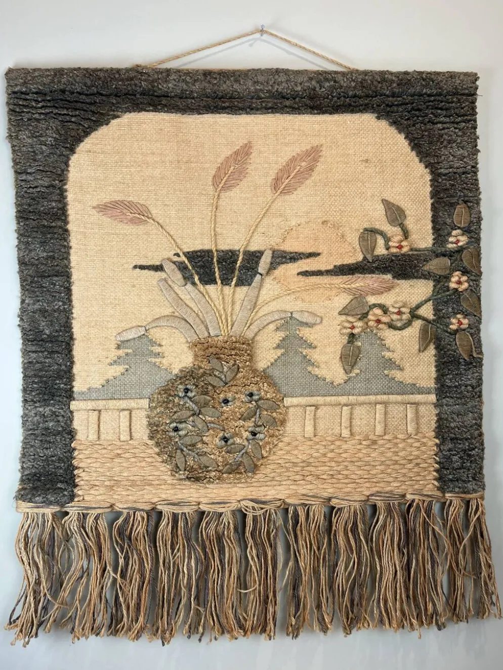 Tapisserie artisanale – Composition florale bohème