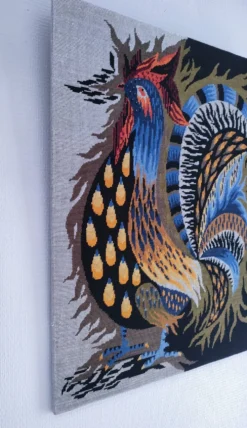 tapisserie au coq "aurore" années 70 fait main