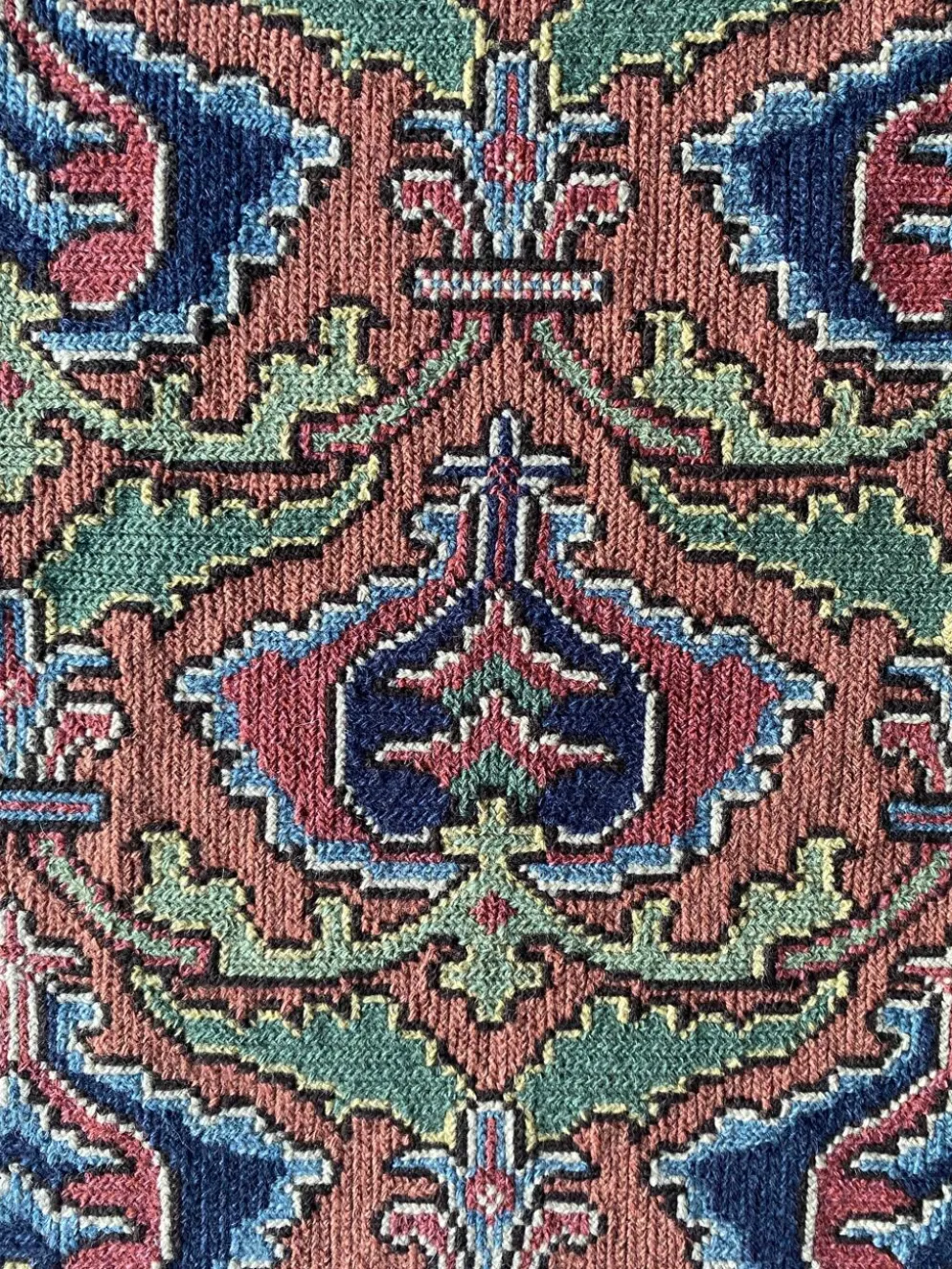 Tapisserie de broderie de grenade de l'art populaire suédois par Edna Nihlén, Suède 1956