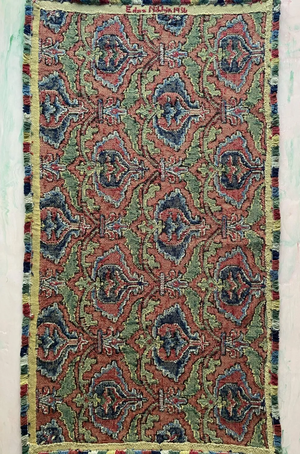 Tapisserie de broderie de grenade de l'art populaire suédois par Edna Nihlén, Suède 1956