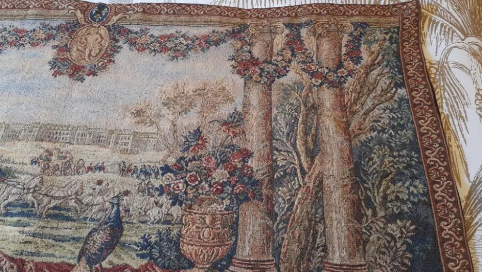 Tapisserie d'halluin " scène de cour au paon"