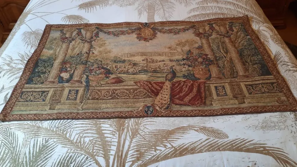 Tapisserie d'halluin " scène de cour au paon"