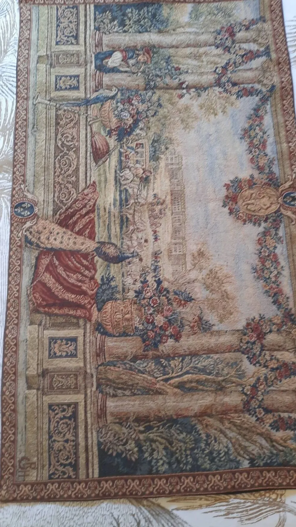 Tapisserie d'halluin " scène de cour au paon"